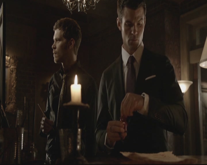VampireDiariesWorld-dot-org_TheOriginals1x17MoonOverBourbonStreet2267.jpg