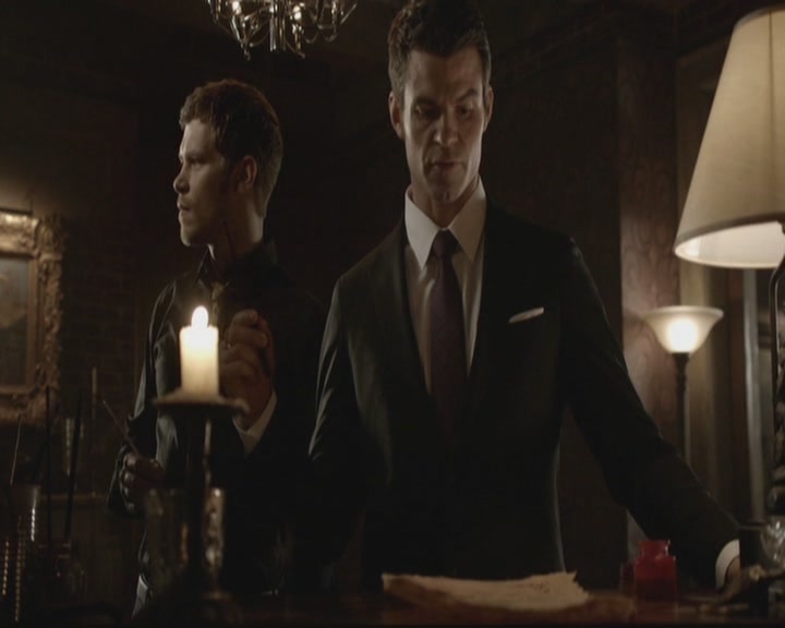 VampireDiariesWorld-dot-org_TheOriginals1x17MoonOverBourbonStreet2275.jpg
