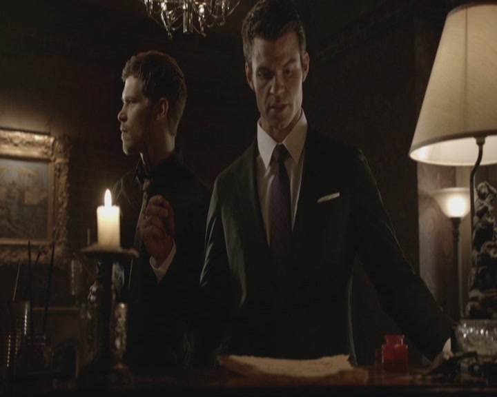 VampireDiariesWorld-dot-org_TheOriginals1x17MoonOverBourbonStreet2278.jpg