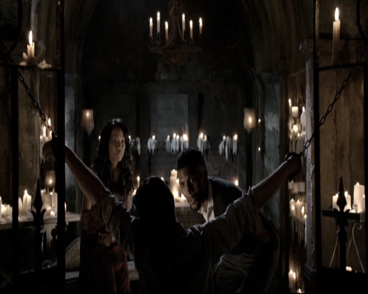 VampireDiariesWorld-dot-nl_TheOriginals-2x05RedDoor2156.jpg