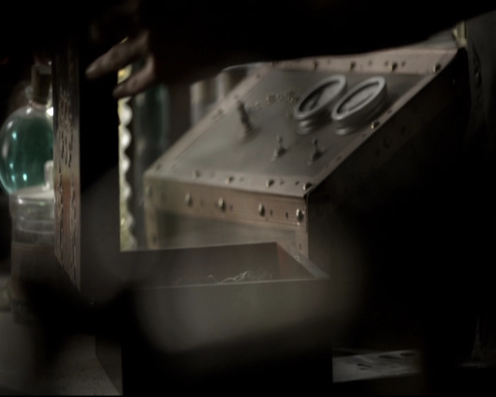 VampireDiariesWorld_dot_nl-TheOriginals_2x07ChasingTheDevilsTail1060.jpg VampireDiariesWorld_dot_nl-TheOriginals_2x07ChasingTheDevilsTail1060.jpg