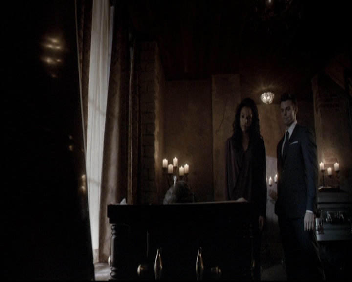 VampireDiariesWorld_dot_nl-TheOriginals_2x20CityBeneathTheSea0009.jpg VampireDiariesWorld_dot_nl-TheOriginals_2x20CityBeneathTheSea0009.jpg