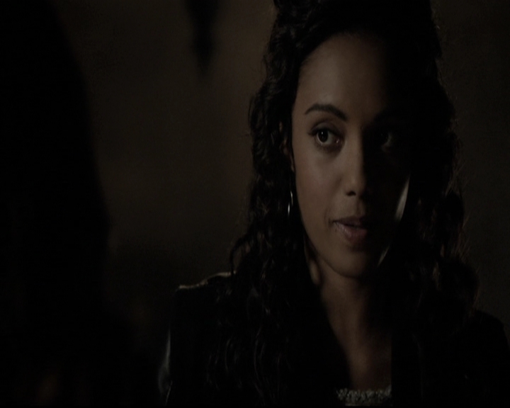 VampireDiariesWorld_dot_nl-TheOriginals_2x21FireWithFire0011.jpg