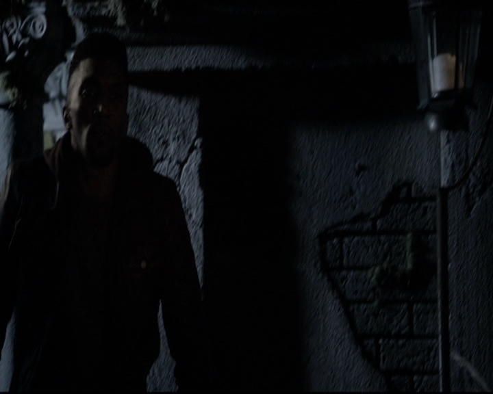 VampireDiariesWorld_dot_nl-TheOriginals_2x21FireWithFire0013.jpg