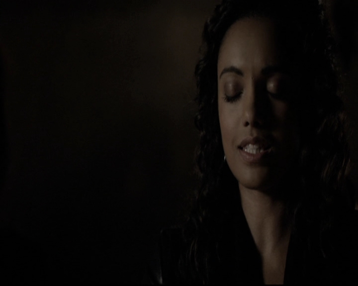 VampireDiariesWorld_dot_nl-TheOriginals_2x21FireWithFire0081.jpg