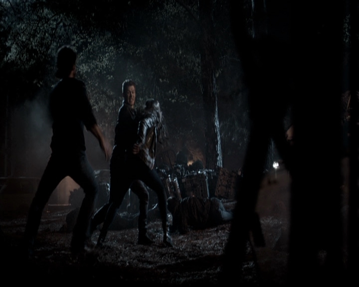 VampireDiariesWorld_dot_nl-TheOriginals_2x21FireWithFire1872.jpg VampireDiariesWorld_dot_nl-TheOriginals_2x21FireWithFire1872.jpg