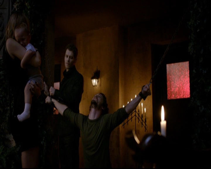 VampireDiariesWorld-dot-nl_TheOriginals_3x02YouHungTheMoon1015.jpg