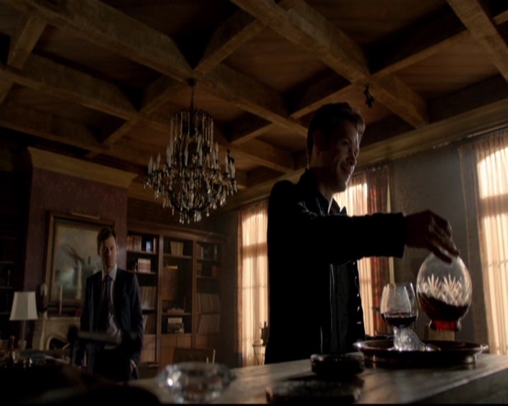 VampireDiariesWorld-dot-nl_TheOriginals_3x07OutOfTheEasy1677.jpg VampireDiariesWorld-dot-nl_TheOriginals_3x07OutOfTheEasy1677.jpg