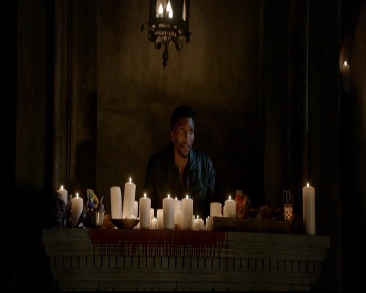 VampireDiariesWorld-dot-nl_TheOriginals_3x09Savior1973.jpg VampireDiariesWorld-dot-nl_TheOriginals_3x09Savior1973.jpg