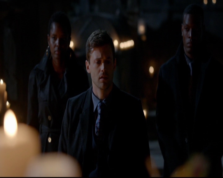 VampireDiariesWorld-dot-nl_TheOriginals_3x09Savior1997.jpg VampireDiariesWorld-dot-nl_TheOriginals_3x09Savior1997.jpg