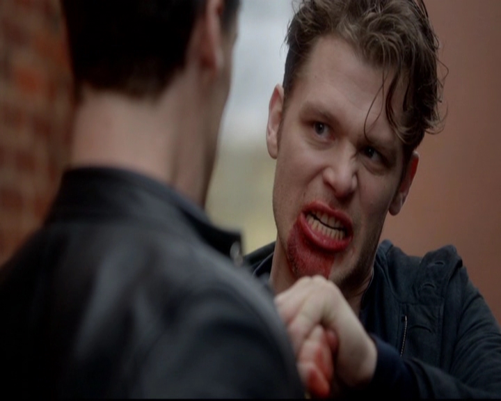 VampireDiariesWorld-dot-nl_TheOriginals_3x18TheDevilComesHereAndSighs0441.jpg VampireDiariesWorld-dot-nl_TheOriginals_3x18TheDevilComesHereAndSighs0441.jpg