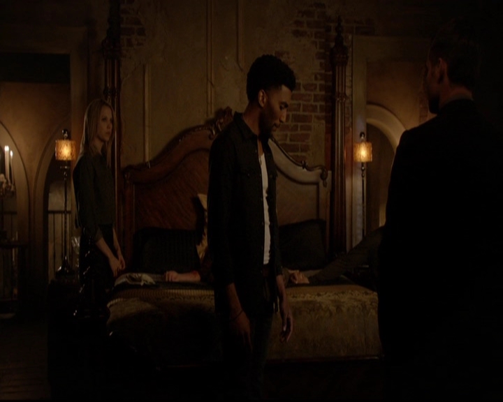 VampireDiariesWorld-dot-nl_TheOriginals_3x19NoMoreHeartbreaks1595.jpg VampireDiariesWorld-dot-nl_TheOriginals_3x19NoMoreHeartbreaks1595.jpg