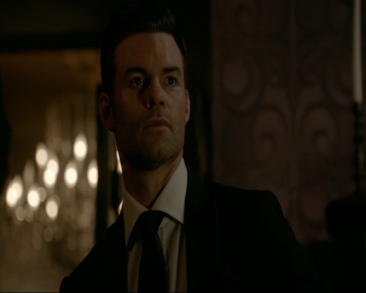VampireDiaries-dot-nl_TheOriginals4x06BagOfCobras2054.jpg
