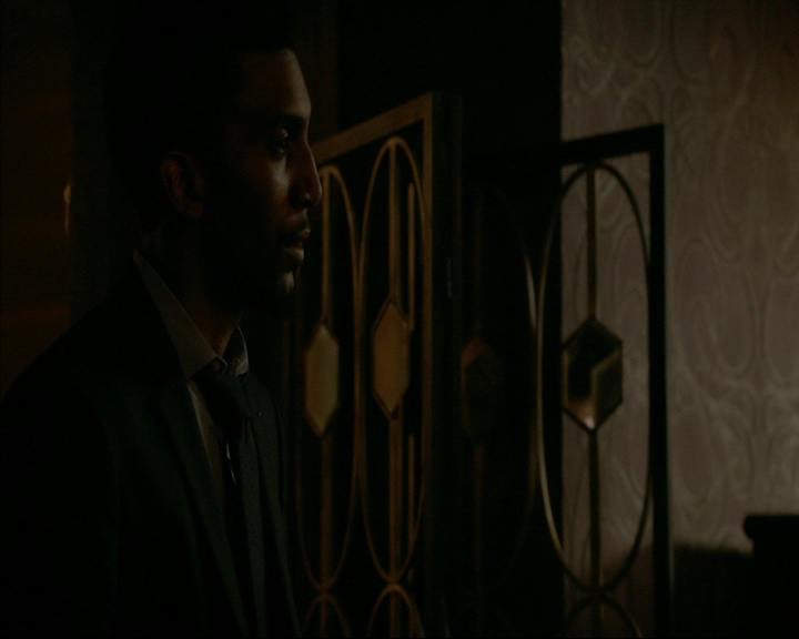 VampireDiaries-dot-nl_TheOriginals4x06BagOfCobras2066.jpg