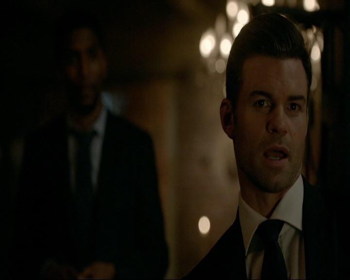 VampireDiaries-dot-nl_TheOriginals4x06BagOfCobras2069.jpg