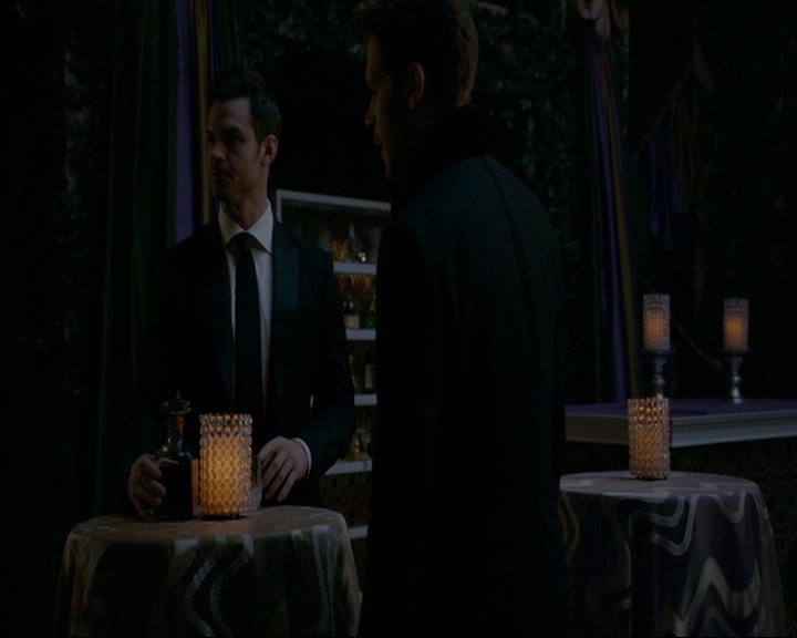 VampireDiaries-dot-nl_TheOriginals4x06BagOfCobras2256.jpg