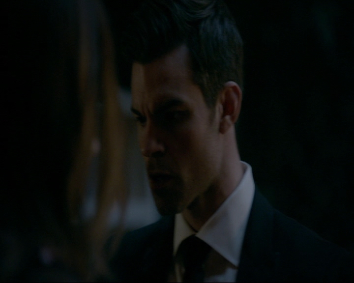 VampireDiaries-dot-nl_TheOriginals4x06BagOfCobras2286.jpg