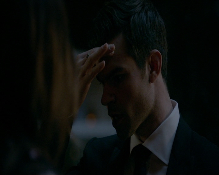 VampireDiaries-dot-nl_TheOriginals4x06BagOfCobras2287.jpg