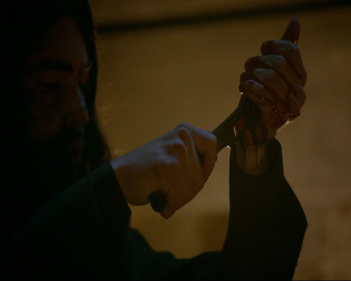 VampireDiaries-dot-nl_TheOriginals4x06BagOfCobras2309.jpg
