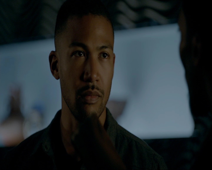 VampireDiaries-dot-nl_TheOriginals4x09QueenDeath2299.jpg