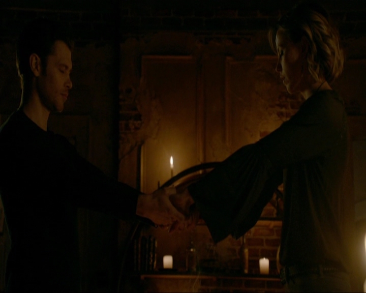 VampireDiariesWorld-dot-nl_TheOriginals4x11ASpiritThereThatWontBeBroken2049.jpg VampireDiariesWorld-dot-nl_TheOriginals4x11ASpiritThereThatWontBeBroken2049.jpg