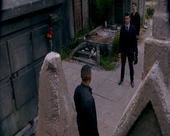 VampireDiaries-dot-nl_TheOriginals-S4-GagReel0007.jpg VampireDiaries-dot-nl_TheOriginals-S4-GagReel0007.jpg