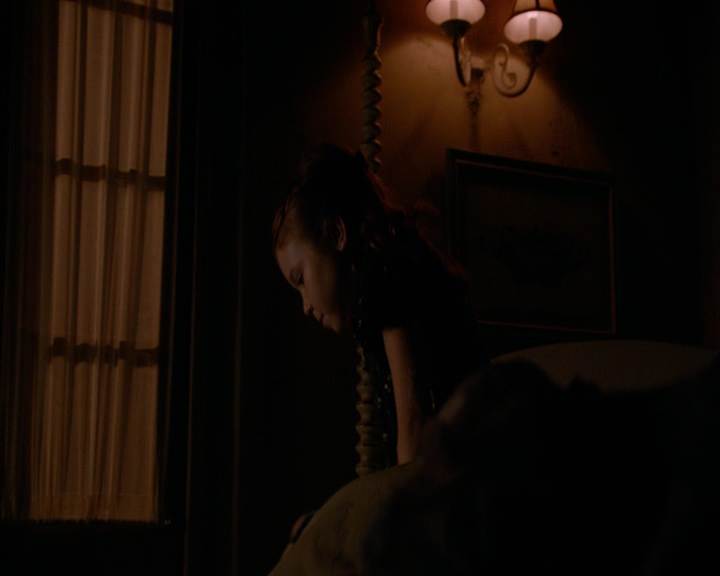 VampireDiaries-dot-nl_TheOriginals4x09QueenDeath-deletedscene0011.jpg VampireDiaries-dot-nl_TheOriginals4x09QueenDeath-deletedscene0011.jpg