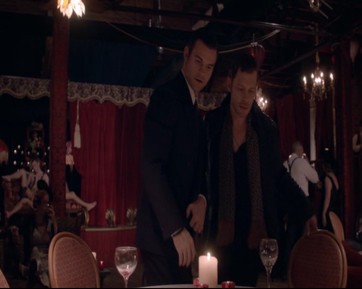 vampirediariesworld-dot-nl_TheOriginals5x05DontItJustBreakYourHeart00274.jpg vampirediariesworld-dot-nl_TheOriginals5x05DontItJustBreakYourHeart00274.jpg