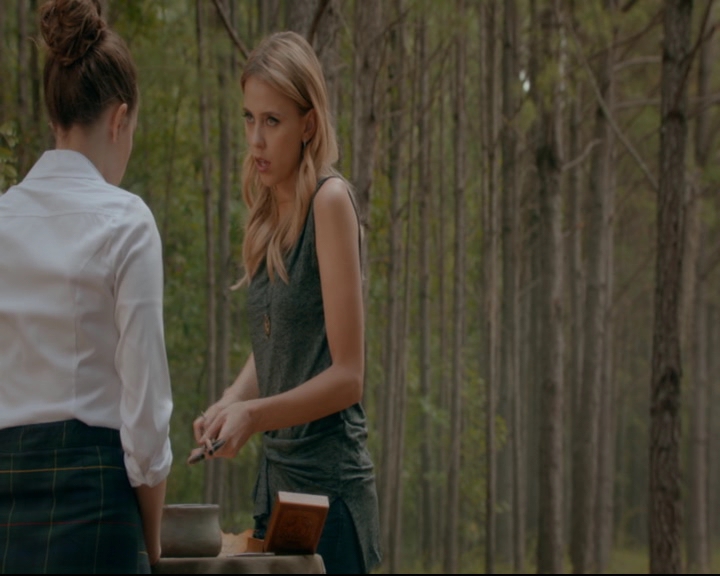 vampirediariesworld-dot-nl_TheOriginals5x05DontItJustBreakYourHeart01620.jpg vampirediariesworld-dot-nl_TheOriginals5x05DontItJustBreakYourHeart01620.jpg
