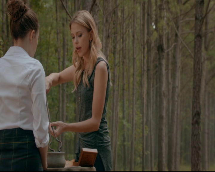 vampirediariesworld-dot-nl_TheOriginals5x05DontItJustBreakYourHeart01622.jpg vampirediariesworld-dot-nl_TheOriginals5x05DontItJustBreakYourHeart01622.jpg