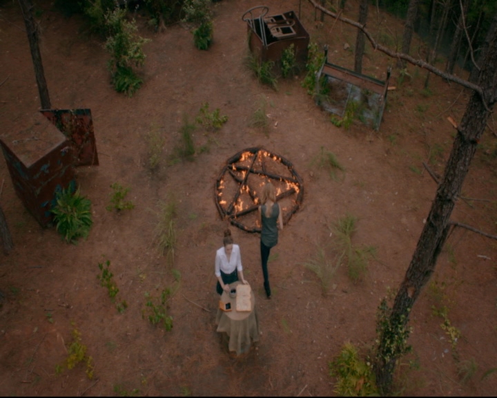 vampirediariesworld-dot-nl_TheOriginals5x05DontItJustBreakYourHeart01632.jpg