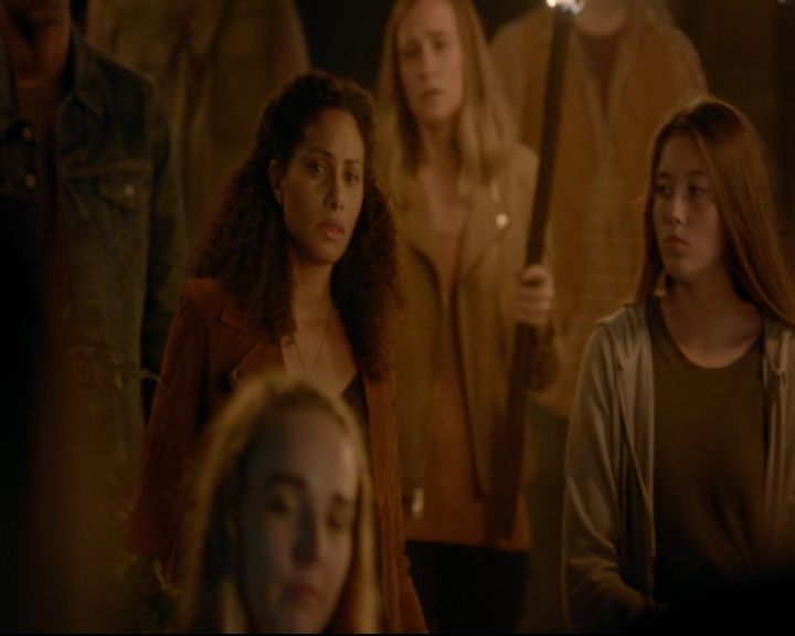 vampirediariesworld-dot-nl_TheOriginals5x07GodsGonnaTroubleTheWater02015.jpg vampirediariesworld-dot-nl_TheOriginals5x07GodsGonnaTroubleTheWater02015.jpg
