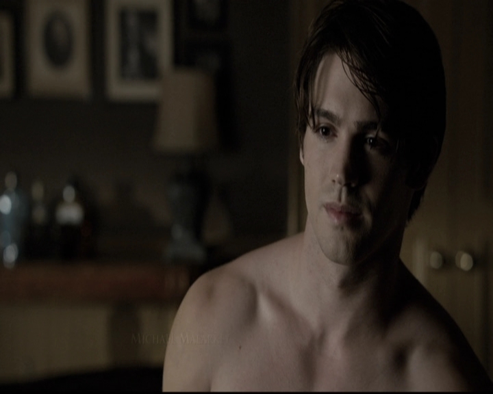 VampireDiariesWorld-dot-nl_6x02YellowLedbetter0163.jpg