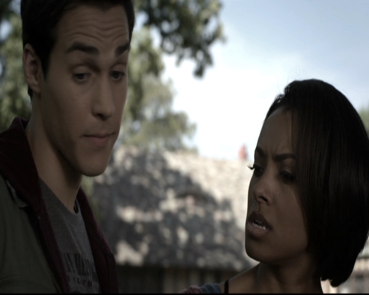 VampireDiariesWorld-dot-nl_6x04BlackHoleSun1277.jpg VampireDiariesWorld-dot-nl_6x04BlackHoleSun1277.jpg