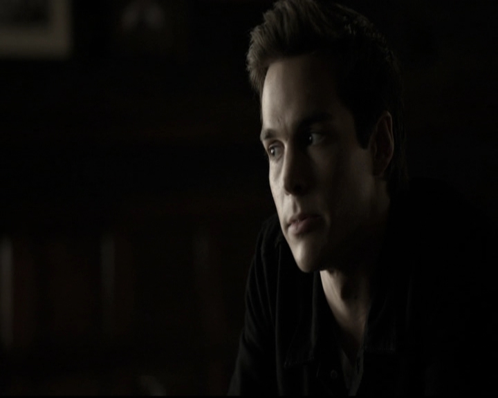 VampireDiariesWorld-dot-nl_6x09IAlone1305.jpg