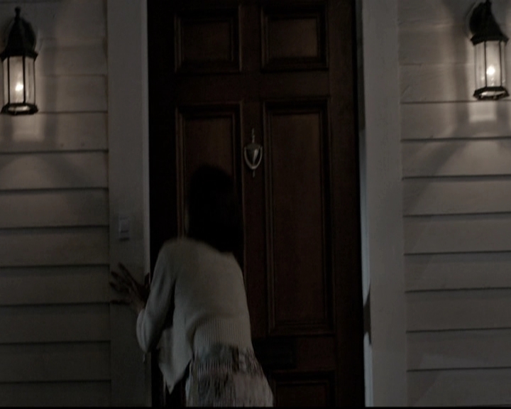 VampireDiariesWorld-dot-nl_6x09IAlone2158.jpg