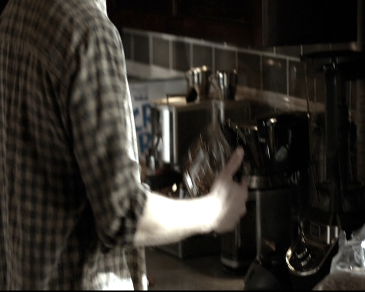 VampireDiariesWorld-dot-nl_6x11WokeUpWithAMonster0186.jpg