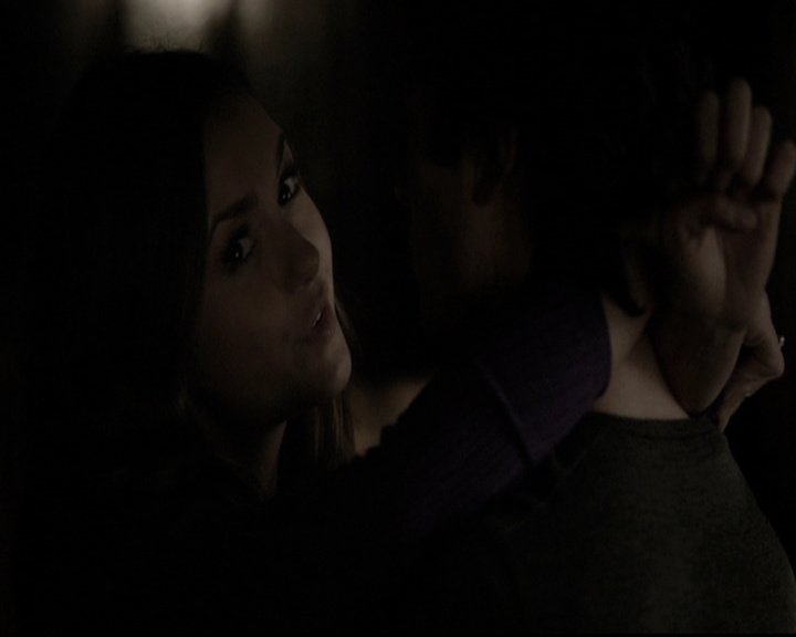 VampireDiariesWorld-dot-nl_6x17ABirdInAGildedCage2073.jpg