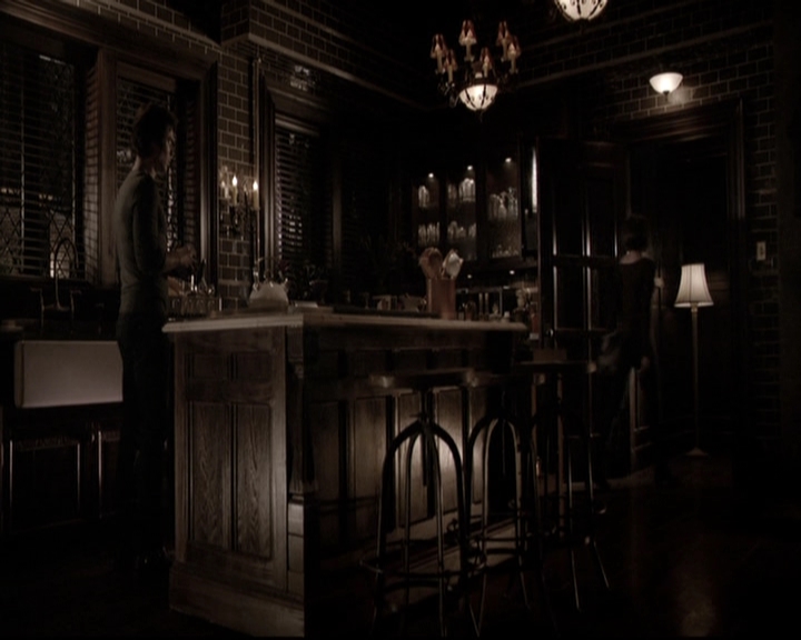 VampireDiariesWorld-dot-nl_6x17ABirdInAGildedCage2272.jpg
