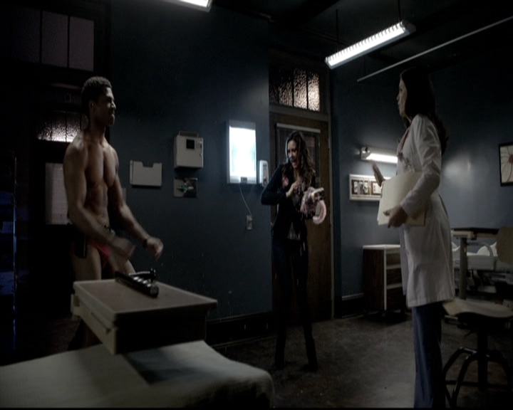 VampireDiariesWorld-dot-nl_6x20IdLeaveMyHappyHomeForYou0087.jpg