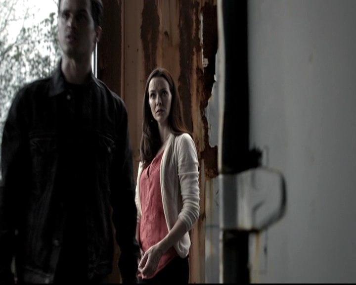 VampireDiariesWorld-dot-nl_6x22ImThinkingOfYouAllTheWhile1919.jpg
