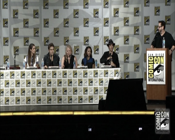VampireDiariesWorld-dot-nl_S6TheVampireDiaires2014Comic-ConPanel0394.jpg