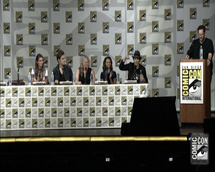 VampireDiariesWorld-dot-nl_S6TheVampireDiaires2014Comic-ConPanel0396.jpg