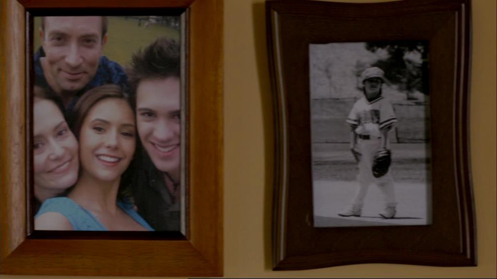 VampireDiariesWorld-dot-org_1x01Pilot_Captures00141.jpg