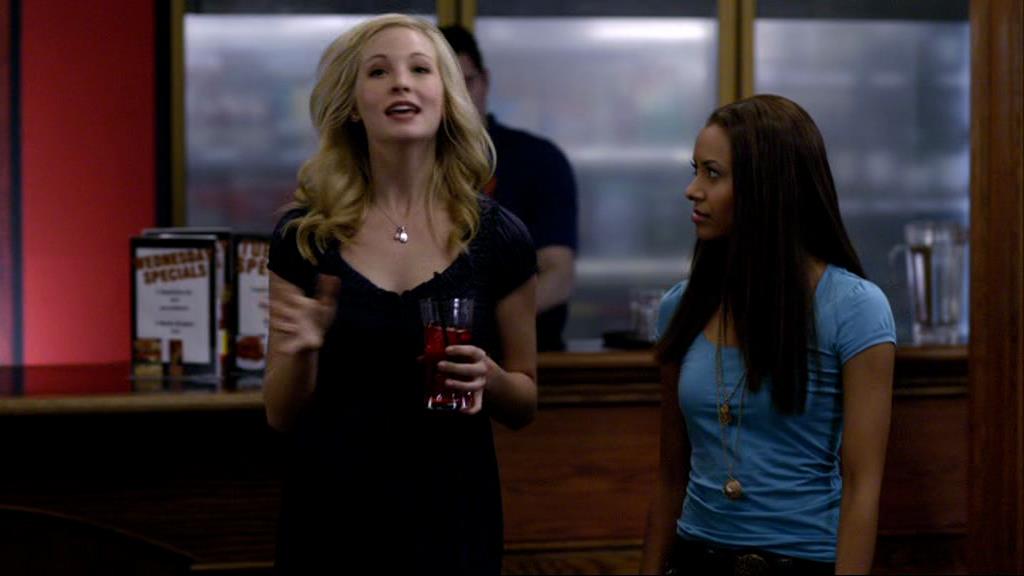 VampireDiariesWorld-dot-org_1x01Pilot_Captures01001.jpg
