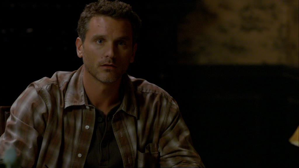 VampireDiariesWorld-dot-org_1x01Pilot_Captures01958.jpg