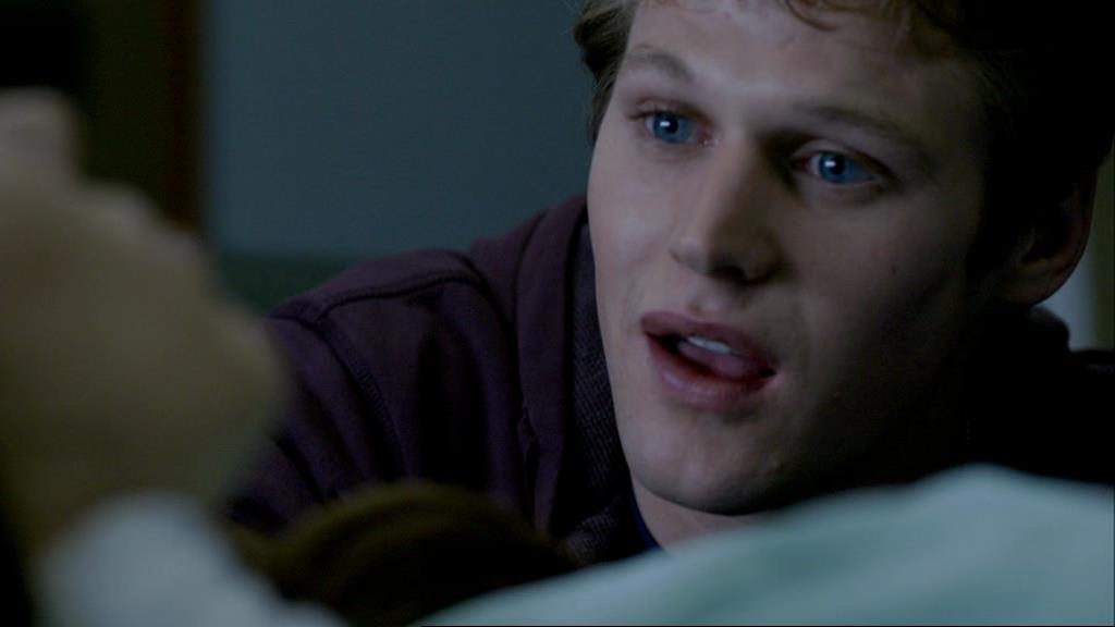 VampireDiariesWorld-dot-org_1x01Pilot_Captures02403.jpg VampireDiariesWorld-dot-org_1x01Pilot_Captures02403.jpg