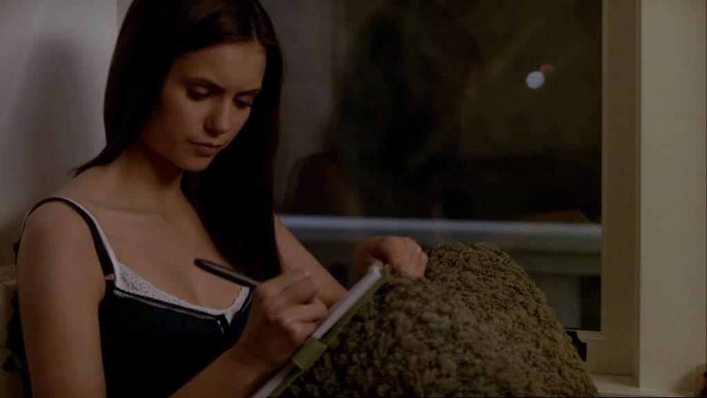 VampireDiariesWorld-dot-org_1x01Pilot_Captures02429.jpg