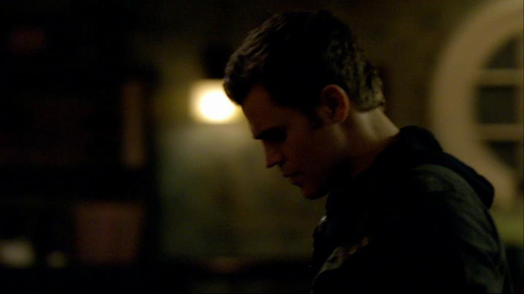 VampireDiariesWorld-dot-org_1x01Pilot_Captures02440.jpg