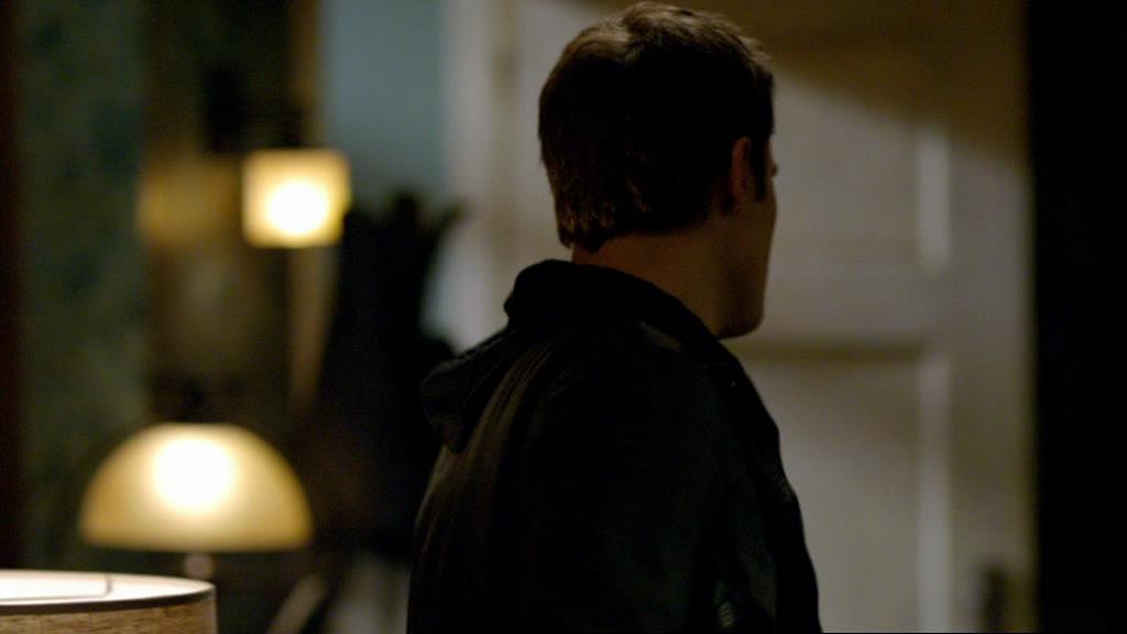 VampireDiariesWorld-dot-org_1x01Pilot_Captures02445.jpg